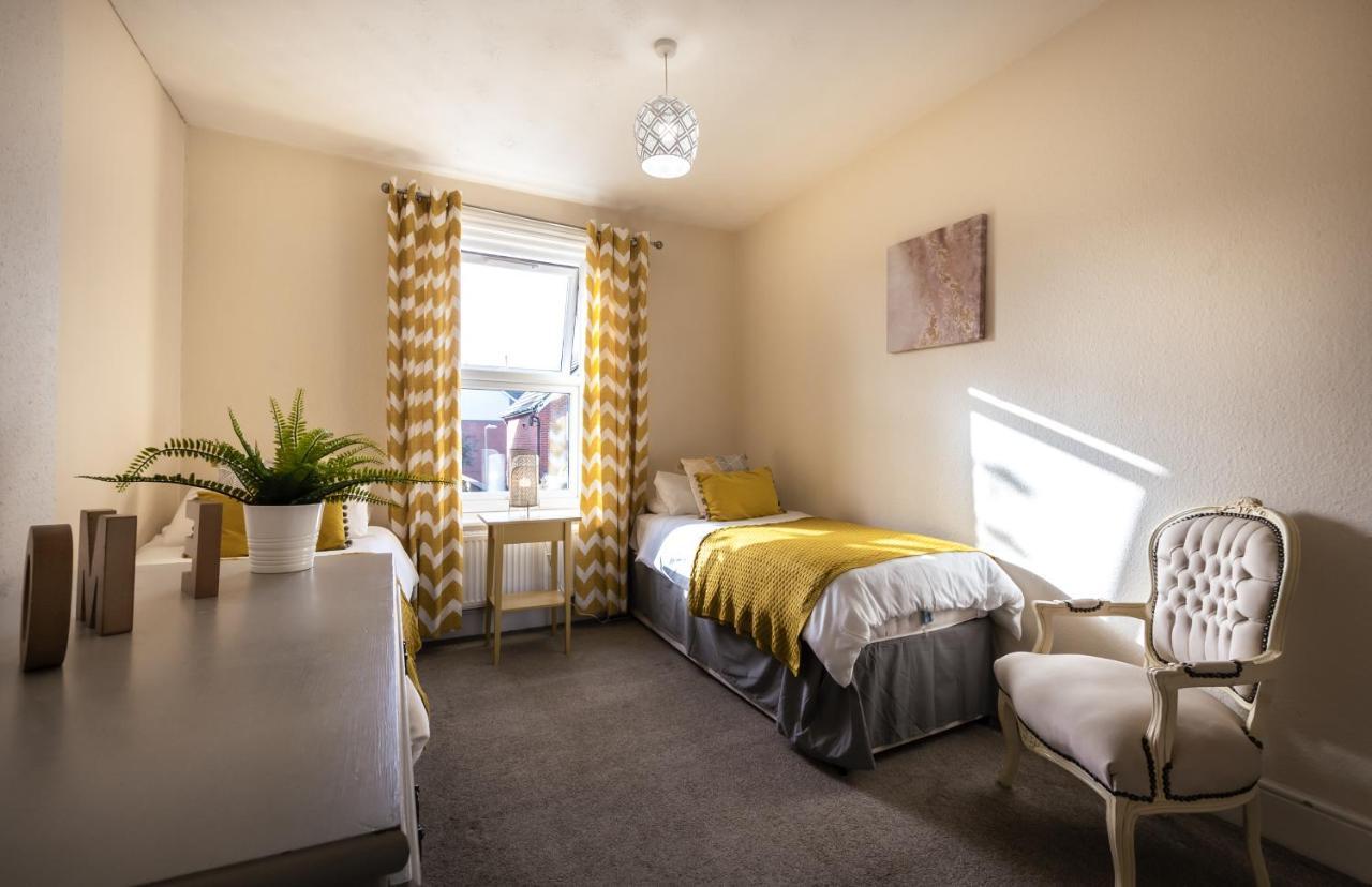 3-Bedroom House L Fast Wi-Fi L Garden L Newly Decorated L Close To Shops And Restaurants Bournemouth Exteriér fotografie