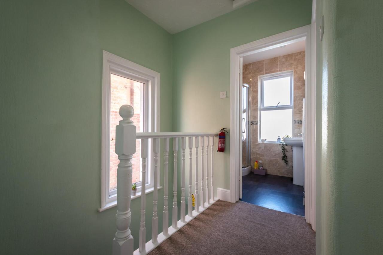 3-Bedroom House L Fast Wi-Fi L Garden L Newly Decorated L Close To Shops And Restaurants Bournemouth Exteriér fotografie