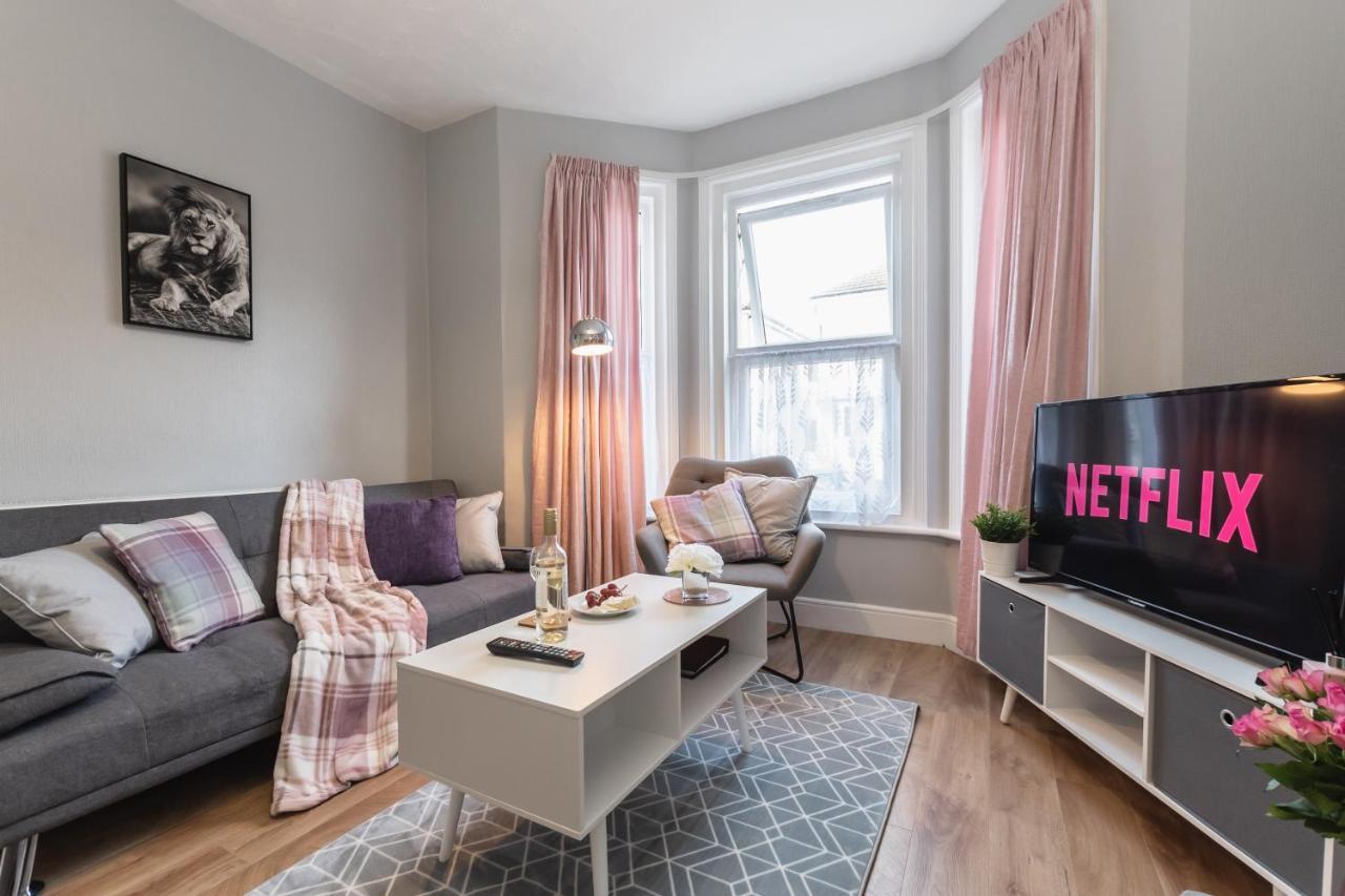3-Bedroom House L Fast Wi-Fi L Garden L Newly Decorated L Close To Shops And Restaurants Bournemouth Exteriér fotografie