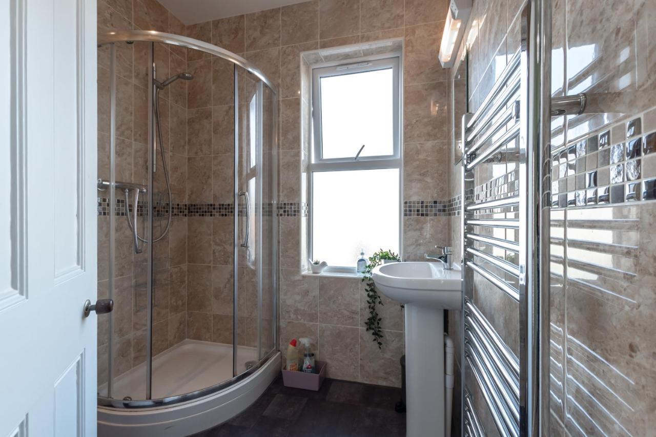3-Bedroom House L Fast Wi-Fi L Garden L Newly Decorated L Close To Shops And Restaurants Bournemouth Exteriér fotografie