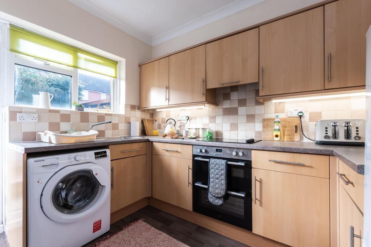 3-Bedroom House L Fast Wi-Fi L Garden L Newly Decorated L Close To Shops And Restaurants Bournemouth Exteriér fotografie