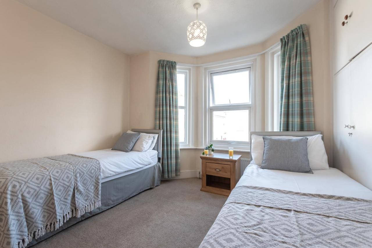 3-Bedroom House L Fast Wi-Fi L Garden L Newly Decorated L Close To Shops And Restaurants Bournemouth Exteriér fotografie