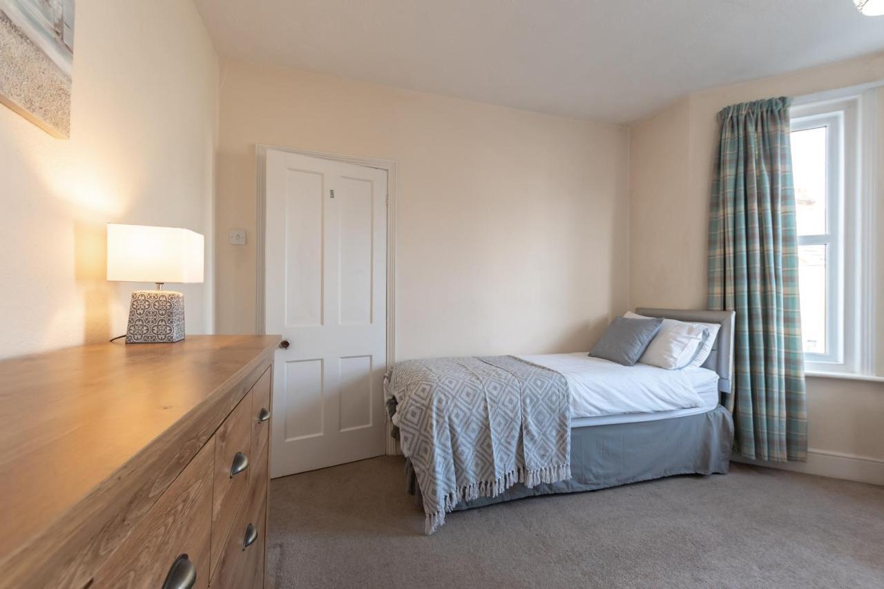 3-Bedroom House L Fast Wi-Fi L Garden L Newly Decorated L Close To Shops And Restaurants Bournemouth Exteriér fotografie